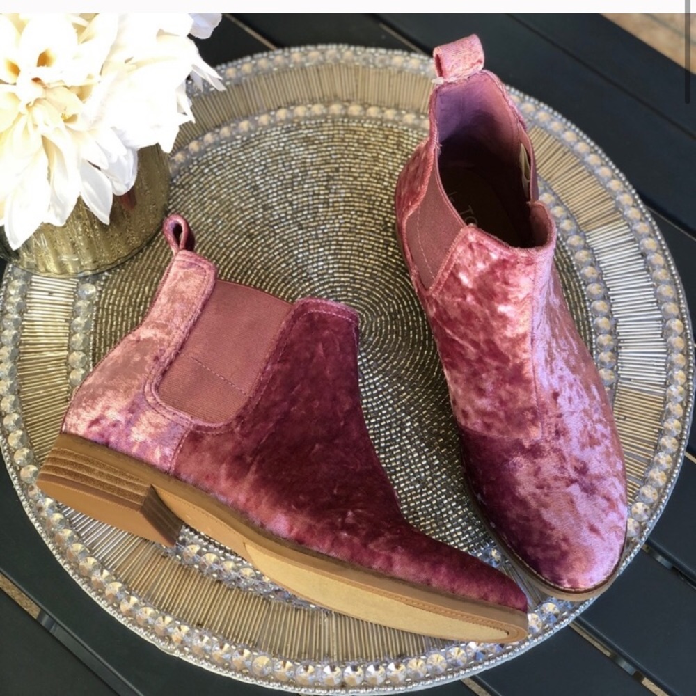 Toms Ella Rose Velvet booties